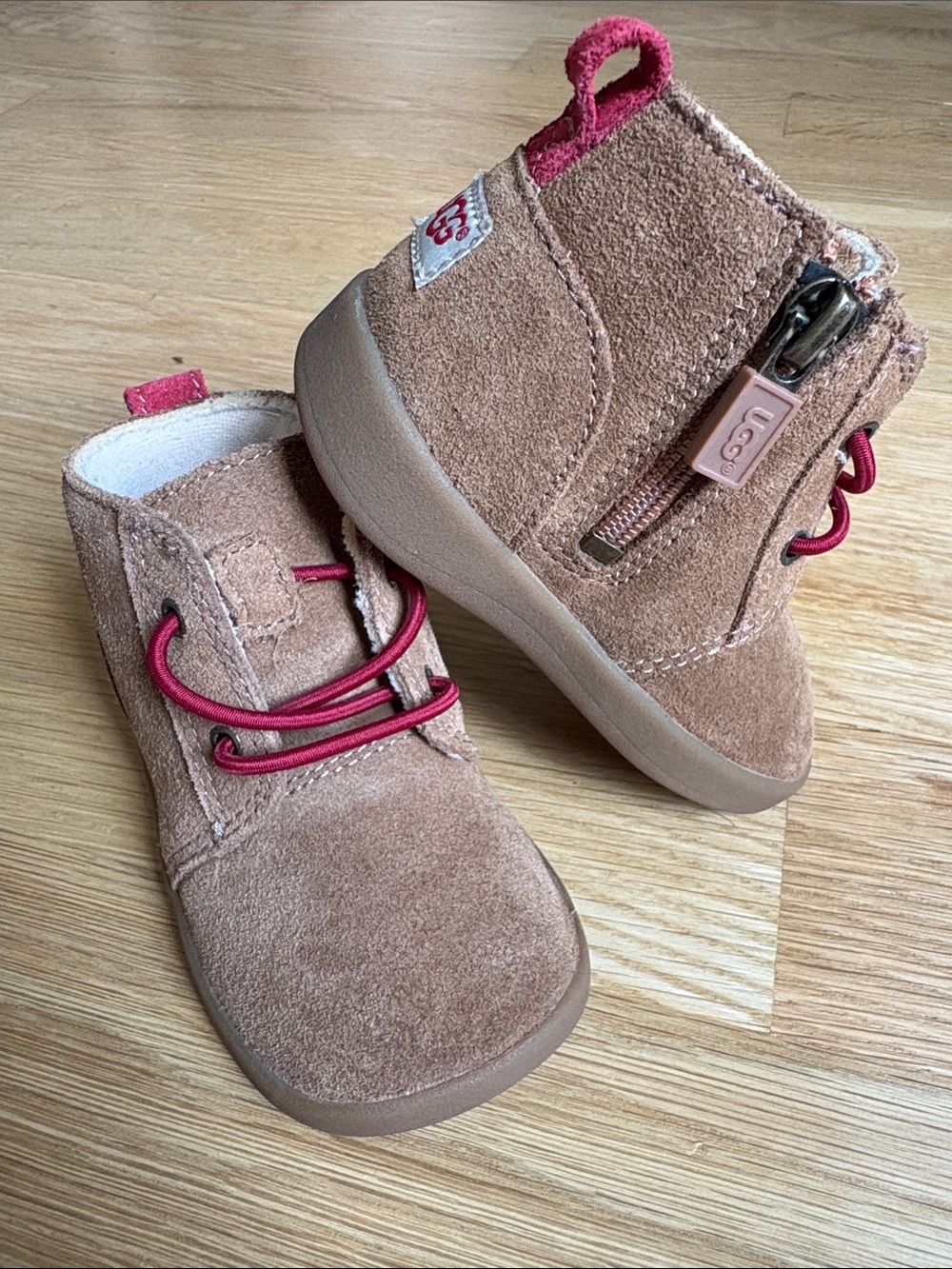 UGG Kids | Brown Suede Zip Ankle Boots with Red Trim
